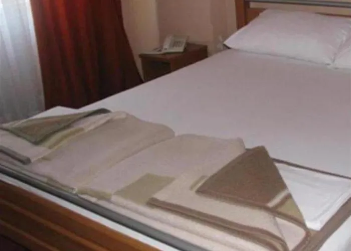 ホテル Beograd 2*